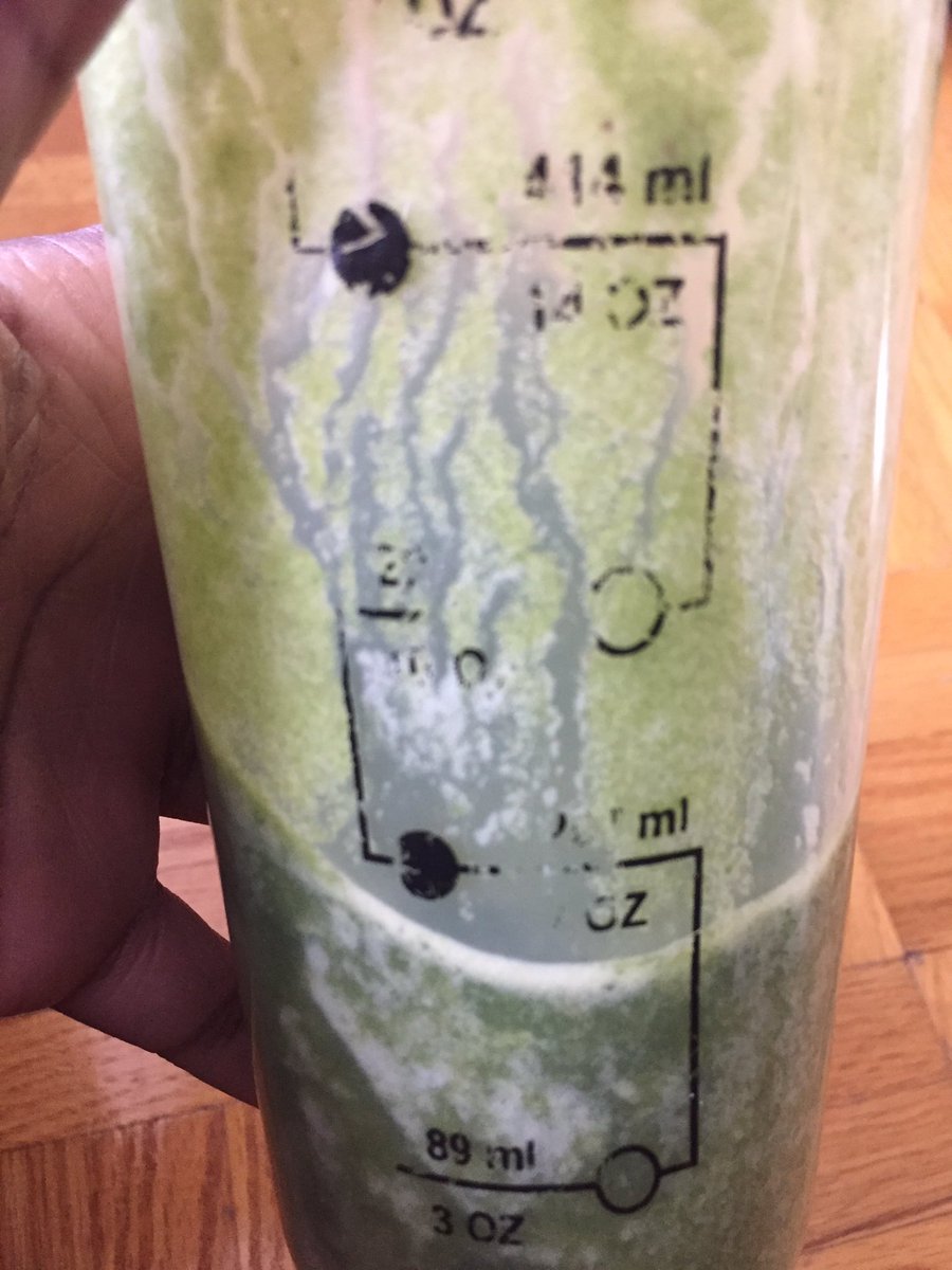 CleanMachine8's tweet image. kale, banana &amp;amp; apple smoothie with protein powder and a touch of honey 😋 #vegan #heathyeating #postworkout #smoothie