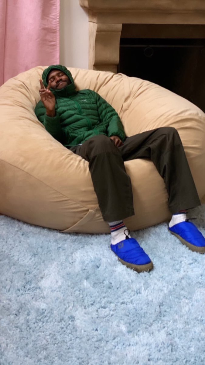 PigsAndPlans's tweet photo. here’s frank ocean in a beanbag RT for good luck https://t.co/Jr825CGr1B
