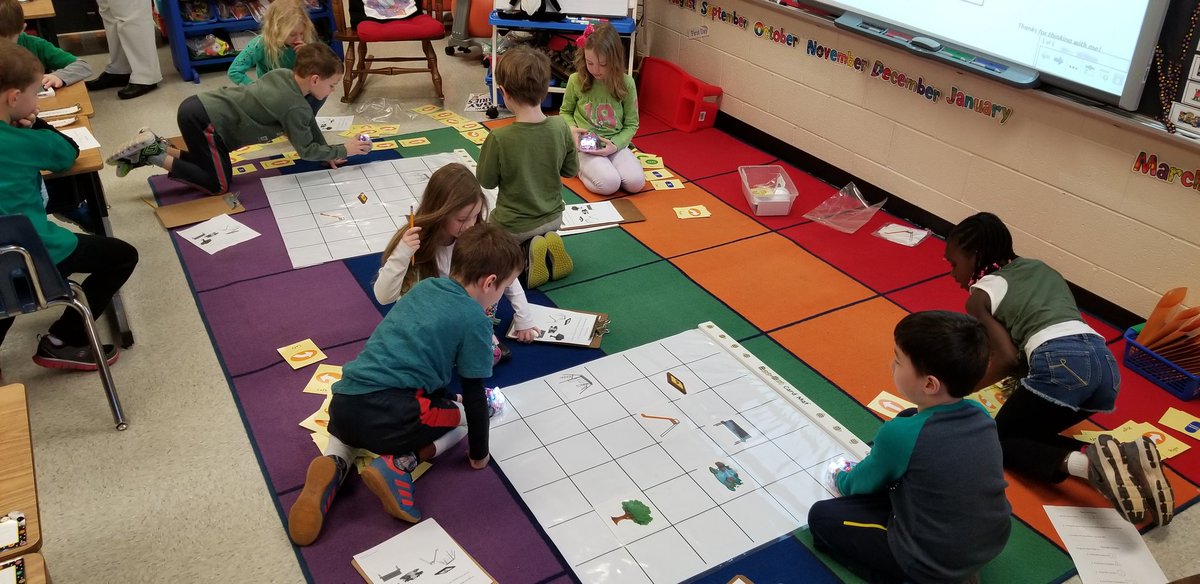 FoxMillESAAP's tweet photo. 1st grader are programming with Blue-Bots and ipads #pog @fcpssteam @FoxMillES https://t.co/Z1CYljTElr