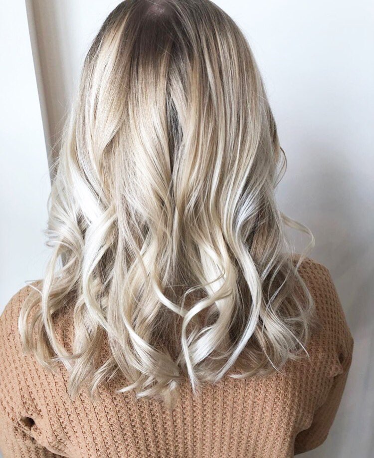 The perfect beige blonde for this lovely!
.
Color by Pelo Artist Sarah!
.
.
.
#pelosalonspa #aveda #shareaveda #avedaartists #avedacolor #crueltyfree #color #beigeblonde #blondehair #dimensionalblonde #newcolor #mnsalons #mnhair #mn #minnesota #modernsalon #behindthechair