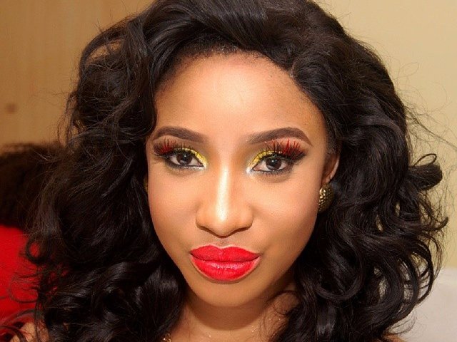 #TontoDikeh catches# actress with friend’s husband in #Dubai Read More >> bit.ly/2UagJl5