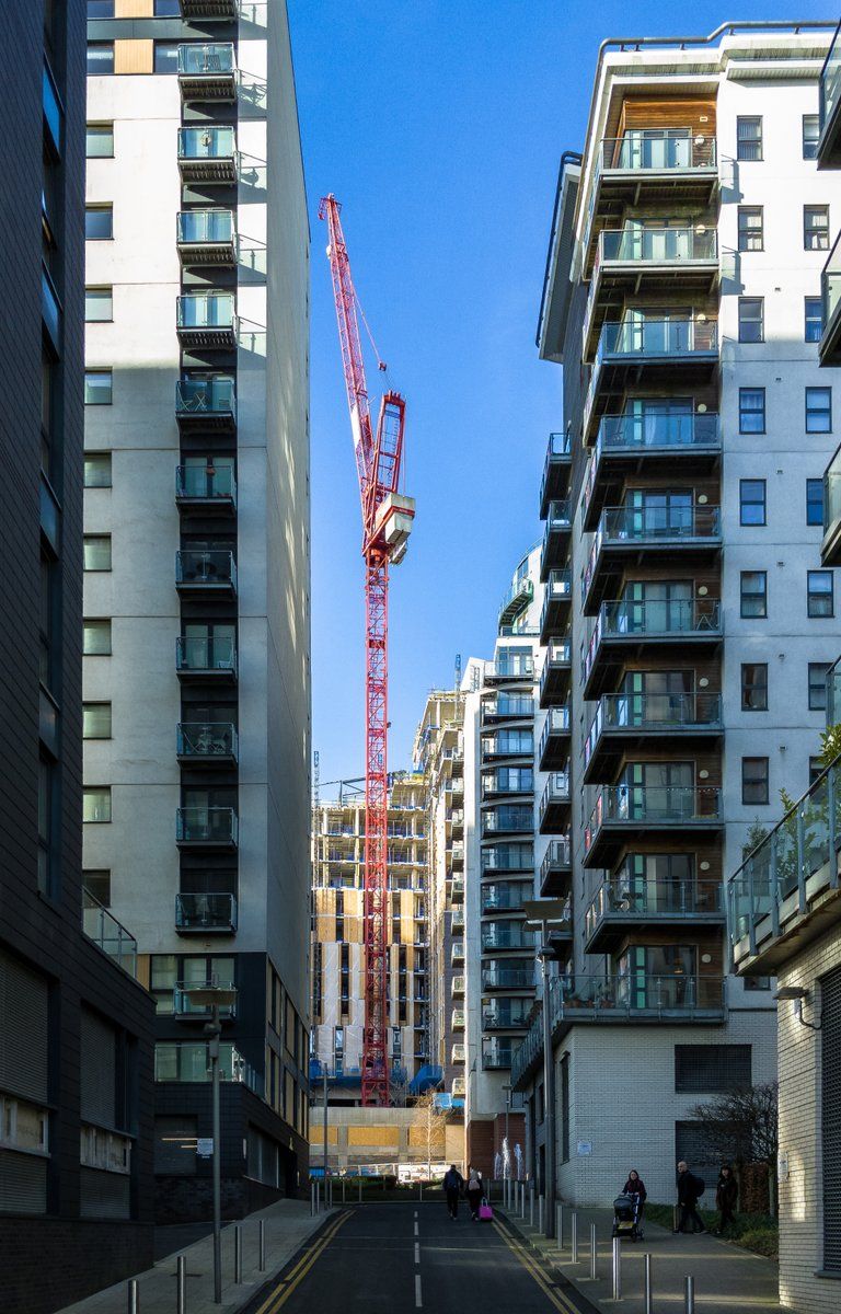 WeCCUK's tweet image. The Hallmark, a 15 storey #newbuild of 145 #apartments in #Manchester, under #construction in the #greenquarter. Looking good. (via @MattDalrymple2) More projects: buff.ly/2ElHNse 
@DelphProperty @BMD_LTD @bowmanrileyarch @Forty8devts 
 #property #architecture # #cladding