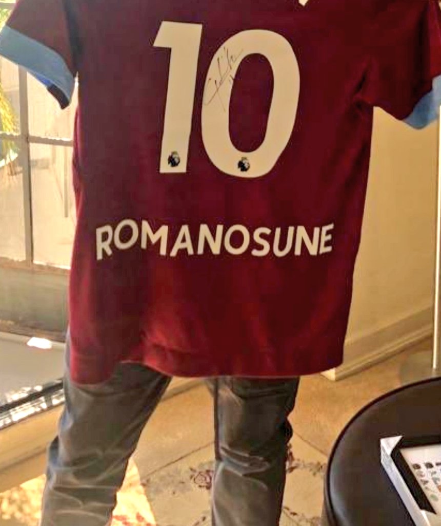 EulalioGon's tweet photo. Hermosas las camisas que el @WestHamEspanol le hizo a @Betto_Nunez con la leyenda "Romanos une" nada más cierto que eso, el tuitero más conciliador de la historia: https://t.co/JjCMZwedgO