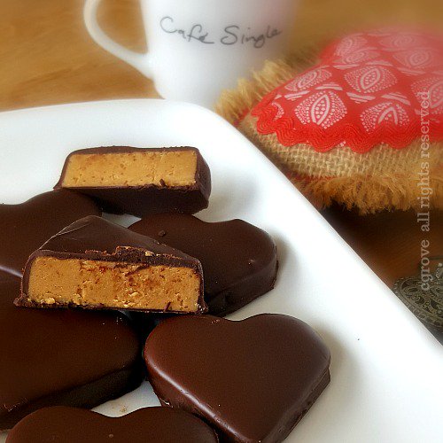 I happen to know (some arb birdie told me) that these little beauties make amazingly satisfying midnight snacks! You just cannot stop at one! bit.ly/ShMeWKR103 #chocolate #peanutbutterhearts #recipe #winelandskitchen #showme <a href="/visitpaarl/">Visit Paarl</a> <a href="/visitwellZA/">Visit Wellington ZA</a> <a href="/paarlapp/">PaarlApp</a>