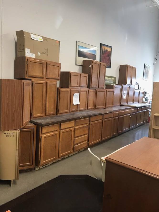 DenverReStores's tweet photo. The #HighlandsRanchReStore has a nice 21 piece #cabinetset for sale. It is in good condition. The set comes with a modified #sinkbase, a #LazySusan and an upper corner shelf. View the set on our #Marketplace page. https://t.co/r2FYNBHVQC https://t.co/J233CuLowB