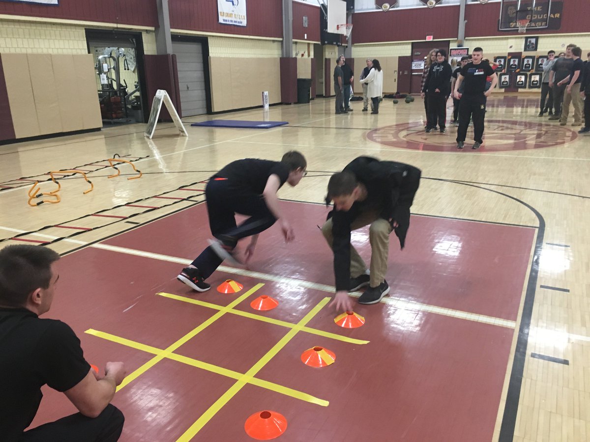 MANationalGuard's tweet photo. HUGE THANKS to the motivated young athletes of Old Colony Regional Vocational Technical High School for an inspirational fitness day! We joined SSG Figlioli and SSG Abreu on this #TrainingTuesday to challenge students to our #GuardFit Challenge! https://t.co/VWFDMfxSDC