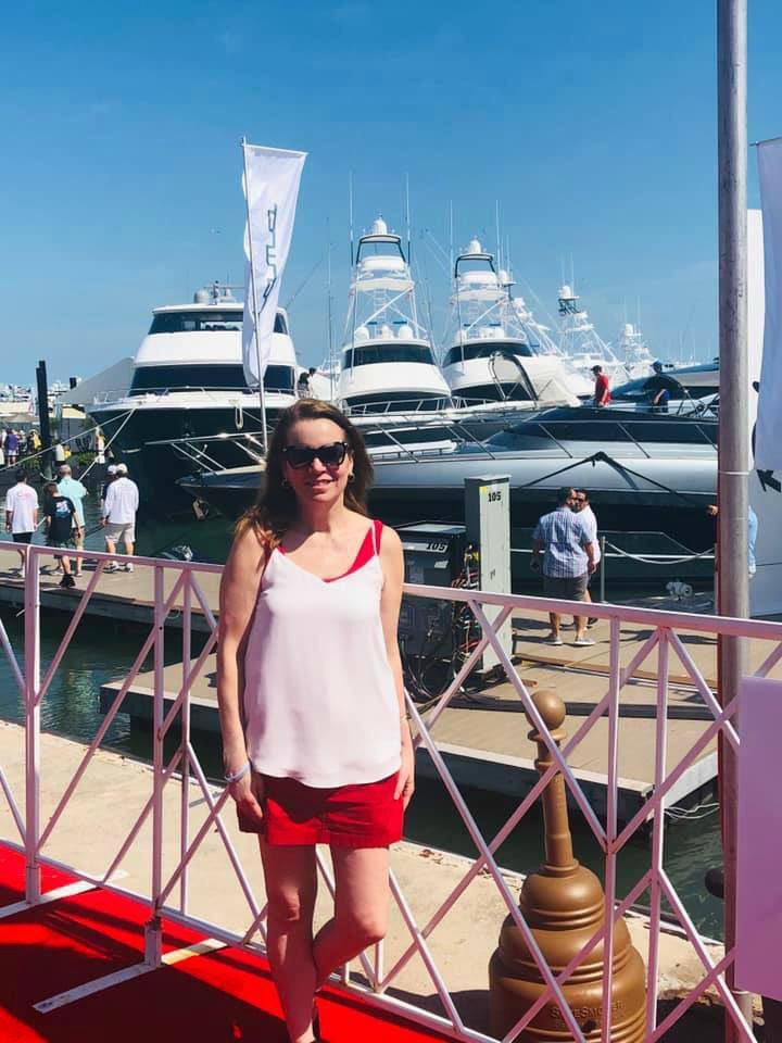 Sharonnnn4's tweet photo. See more #yacht pics at https://t.co/2NA5zJxtDV #yachts #yachting #boats #boating #miami #miamiyachtshow2019 https://t.co/qi7OBO5mjB