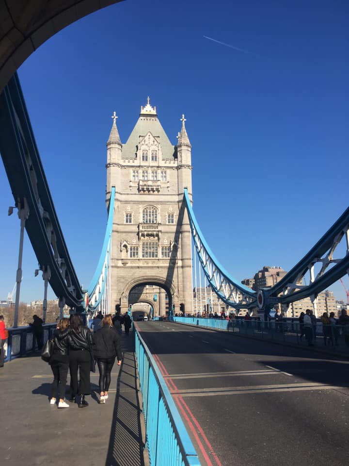 Jade_Rolph's tweet image. I got on the tube two stops late today so I could walk over Tower  Bridge. I can’t believe I’ll be running over this in just nine weeks.  Exciting times!

#DementiaRevolution #RunWithPride

uk.virginmoneygiving.com/JaderunsLondon