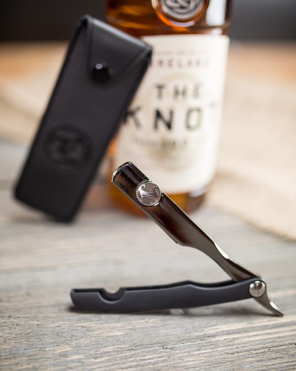 This is a great straight razor for all experience levels and will be your favorite razor upon the first use @irvingbarbercompany #mrpomade #pomade #shave #irving #barber