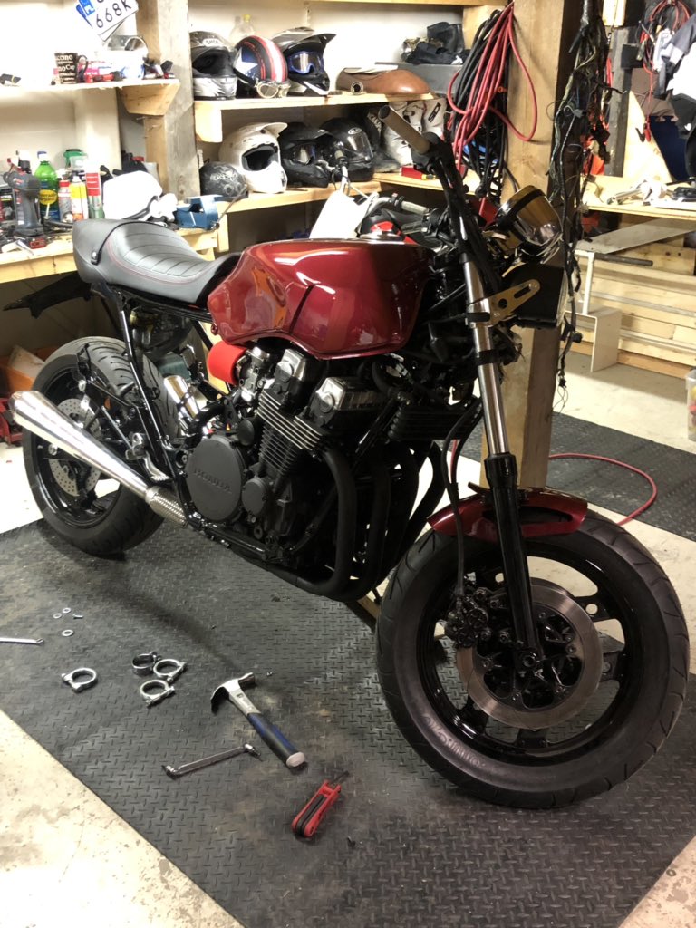 pentti78's tweet photo. Spring is coming, so is my project 💪 #honda #motorcycle #bikes #biker https://t.co/CGZWRQyzpq