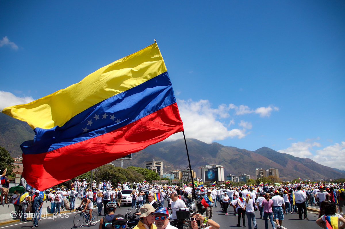 valavol's tweet photo. #23F #AyudaHumanitaria #Venezuela #fotografia https://t.co/twD0KxKI8P