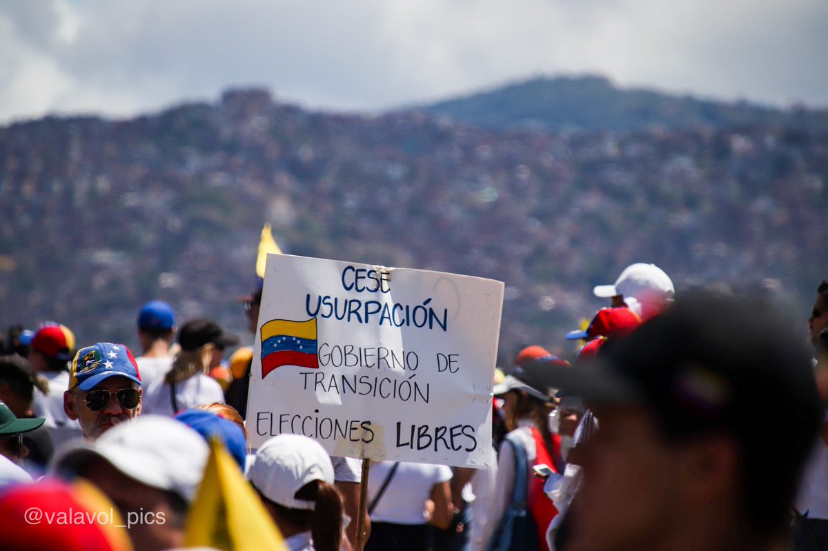 valavol's tweet photo. #23F #AyudaHumanitaria #Venezuela #fotografia https://t.co/twD0KxKI8P