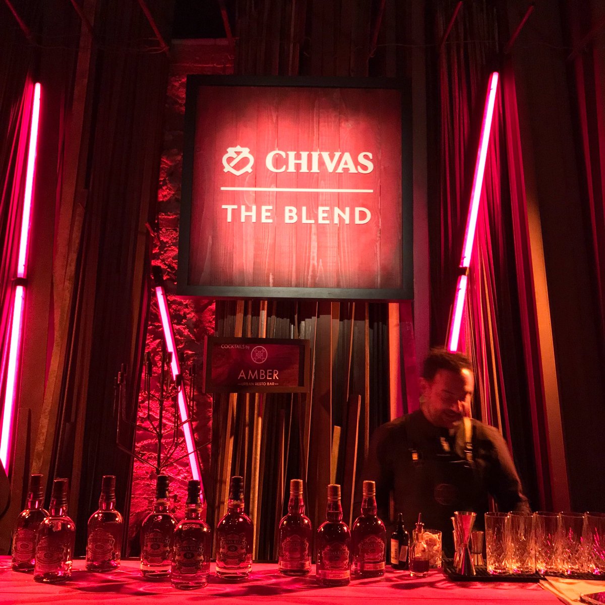 TheTastersClub's tweet photo. Let the Blending begin! #chivas #chivasblend #colinscott #chivastheblend #blending #chivasbrothers #chivasregal #chivasregal12 #chivasregal18 #chivasregal25 #chivasregalmizunara #chivasregalultis #chivasregaltheicon #whisky #whiskylover @ChivasRegal_CS @ChivasRegalUK https://t.co/wBnAIFndXn