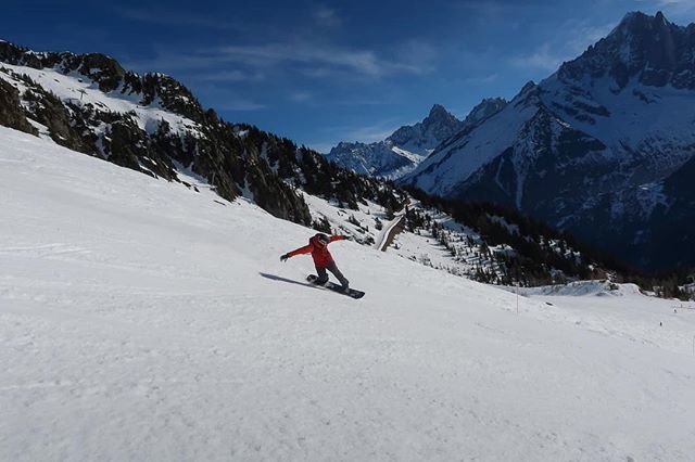 Same picture everyday. #chamonix #snowboarding ift.tt/2tGR9su