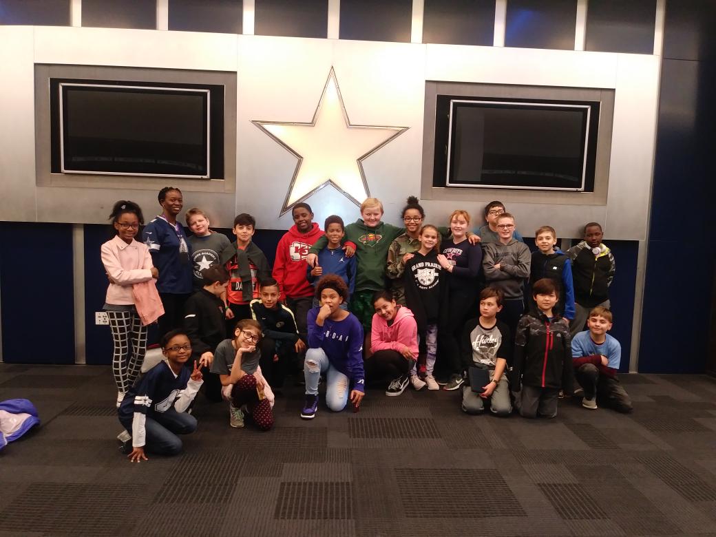 davis5reading's tweet photo. Dallas Cowboys Art Tour! https://t.co/6SLFFJvrOq