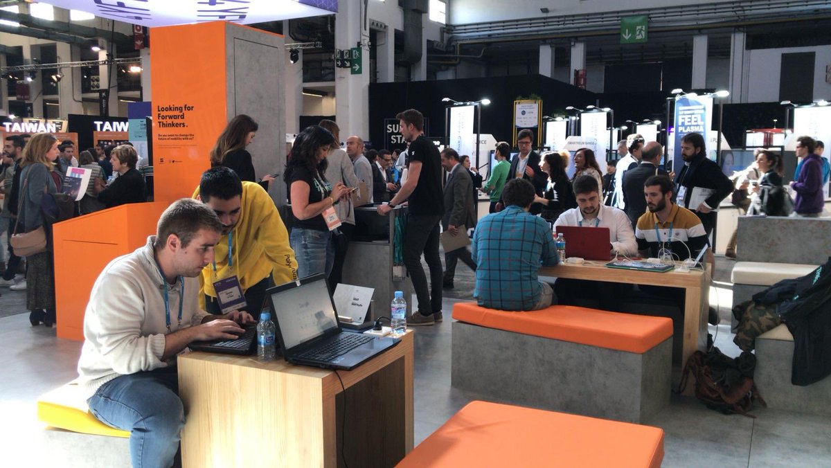 U_tad's tweet photo. 🥇Nuestros #AlumnosU_tad lo han vuelto a hacer: @carlosscharlyy @SergiooRedo y @_adriannaranjo han ganado hoy el #Hack4Mobility organizado por @lifeatSEAT en el #4YFN19 ¡Bravo! https://t.co/5fRjTp4of7