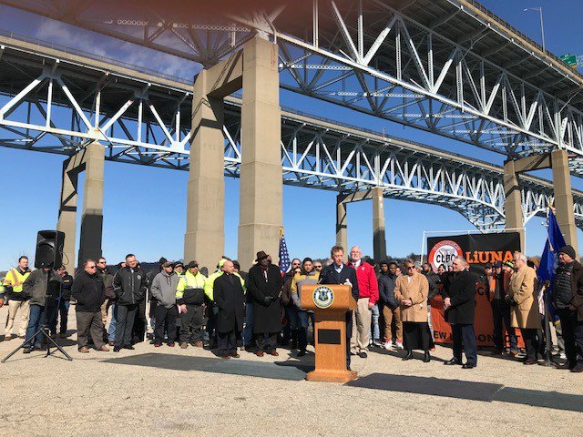 GovNedLamont's tweet photo. The #GoldStarMemorialBridge in #NewLondon is used by 106,000 vehicles per day. At 76-years-old, it is rated structurally deficient and in poor condition. Rehabilitation will cost $300M.

For the sake of our economy, we must make the investments to maintain our infrastructure. https://t.co/rzHInf0xxu