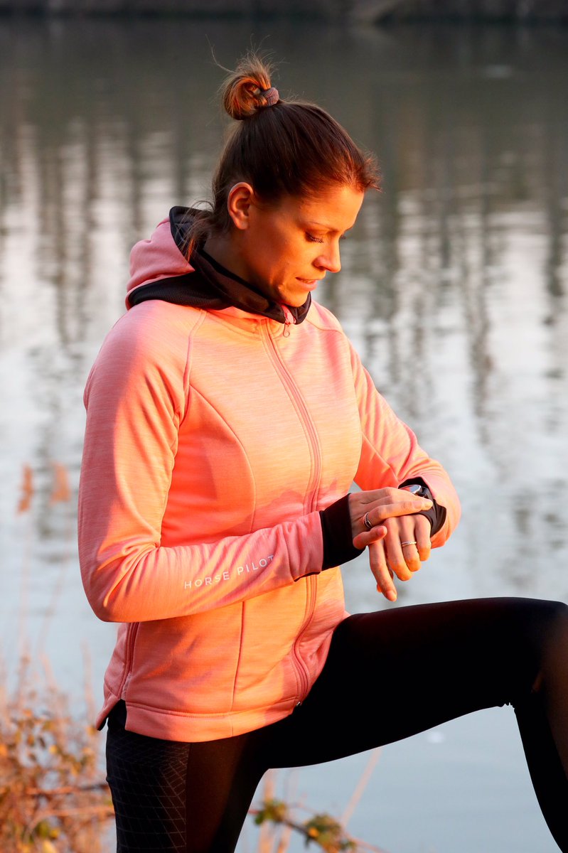 MCostabadie's tweet image. 1er @SemiParis J-1️⃣1️⃣ Question aux #runners expérimentés : quel objectif temps me fixer -⏱raisonnable mais pour me challenger qd même 😉#zeropression 
Hier 10km en 1h sans être dans le 🔴. @WomenSports_fr @Bavaria @HorsePilot 📸 @ScoopDyga