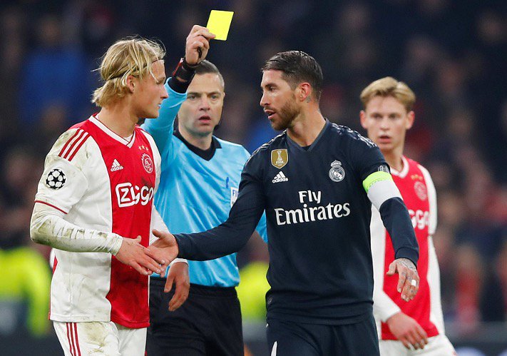 Ramos, tras recibir la tarjeta ante el Ajax.