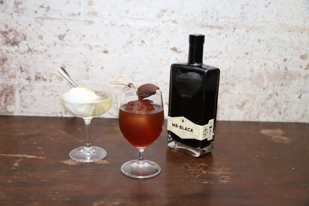 Mr Black and Bar Swift at Charlie Parker’s sydneyeventblogger.com.au/2019/02/13/mr-…