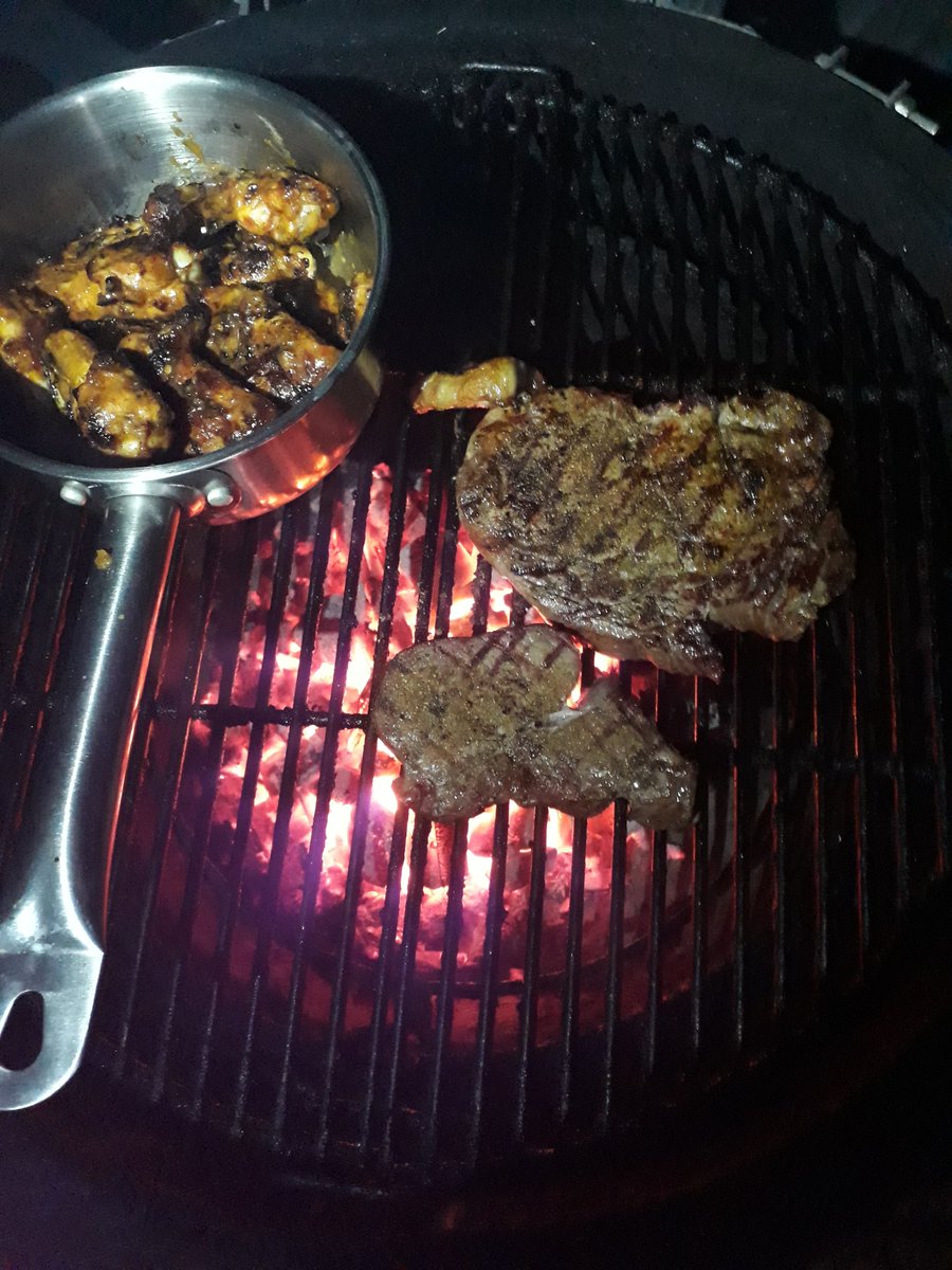 <a href="/KinahansLL/">Kinahan’s®</a> How many people are #bbq tonight zak <a href="/IrishFoodGuide/">Irish Food Guide - Zack</a> #summers in the air