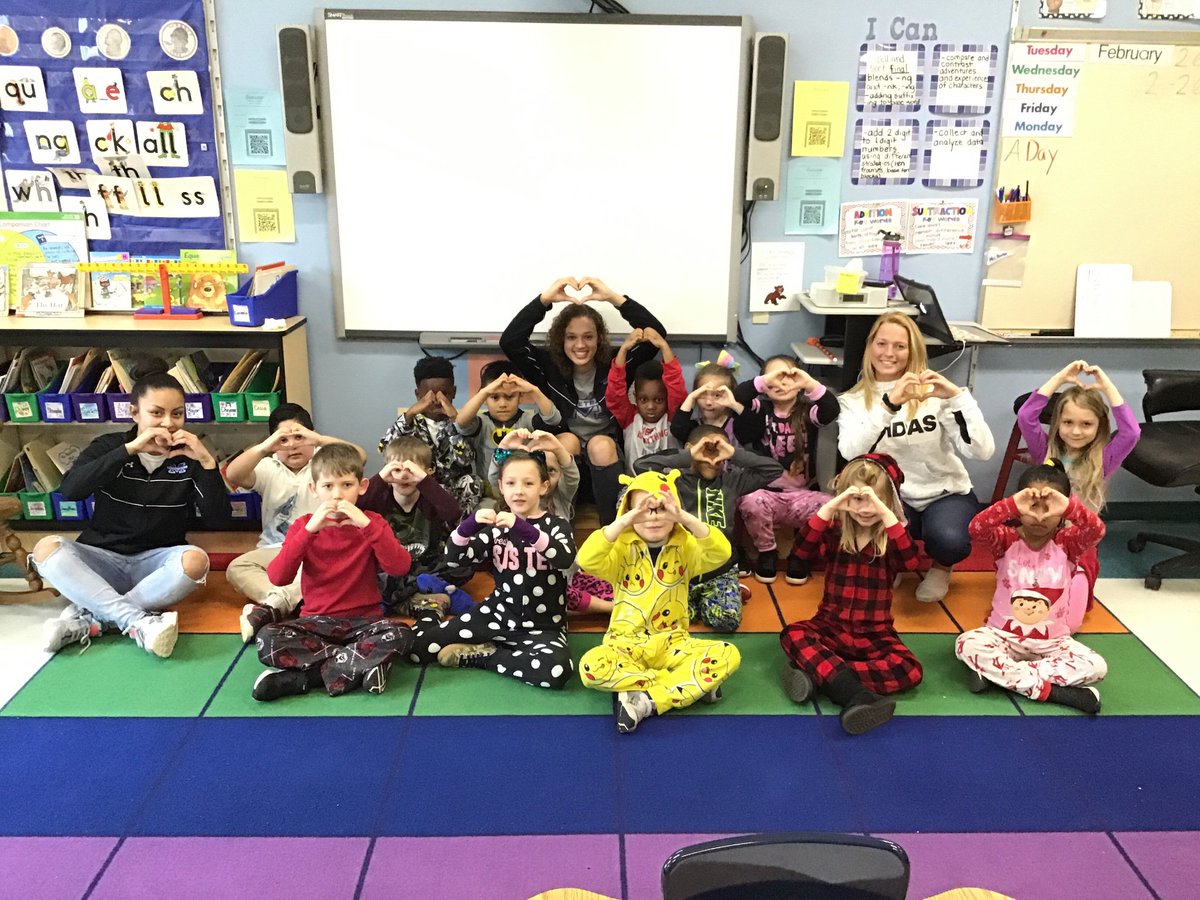 MrsBooker3rd's tweet photo. Thanks again to @MHSBlueDevils for more Guest Readers! #SouthhasHeart @CoachZMacNC @KathiMLandis @teamSOUTHmgsd https://t.co/Sdqg6R8Hly