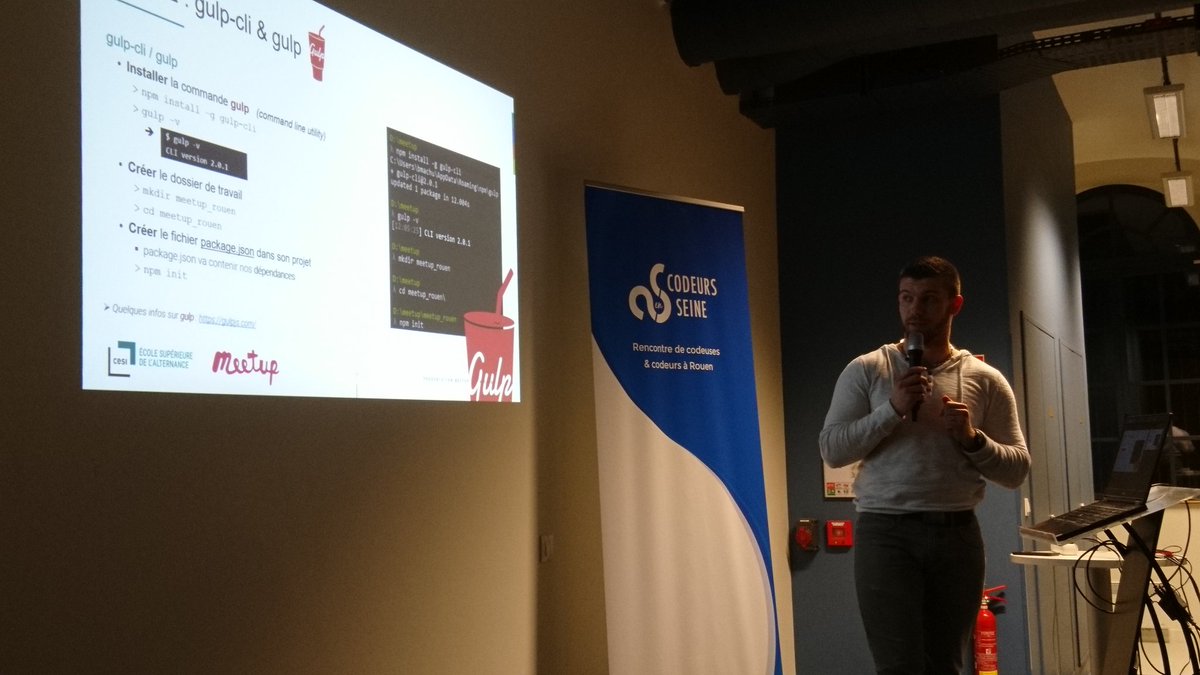 arnolem's tweet image. La soirée @codeursenseine continue avec @brice_machu qui nous présente #Gulp4 puis #GridCSS.