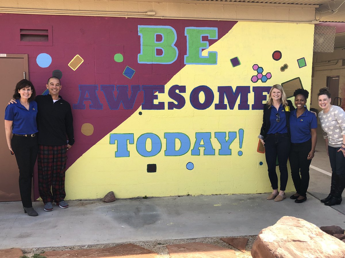 Day 2 of Nevada Reading Week!  Thank you Terri Janison and Grant a Gift Autism Foundation for spending the day at Red Rock Elementary School! <a href="/ClarkCountySch/">CCSD</a> @TerriJanison