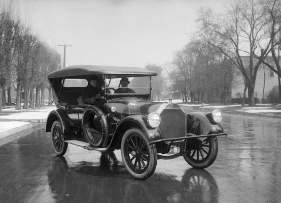 41) How about an invention that would need neither gasoline or batteries?Any ideas?Enter Exhibit A: 1934 Pierce Arrow