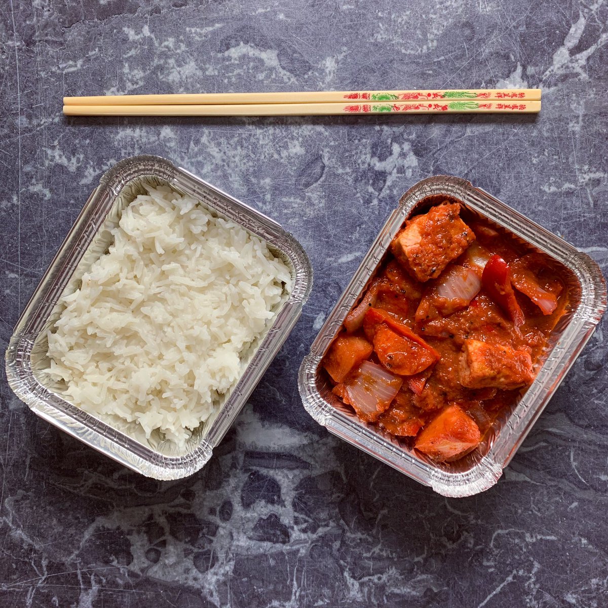 One of my faves from the upcoming book, this twist on Sweet & Sour gives you 4 of your 10-a-day per serving, even if you’re feeling lazy (like me right now) and make it with plain white rice🤫#jameswong #10adaytheeasyway #ffitfood #food #recipedeveloper #5aday #10aday #eatmoreveg