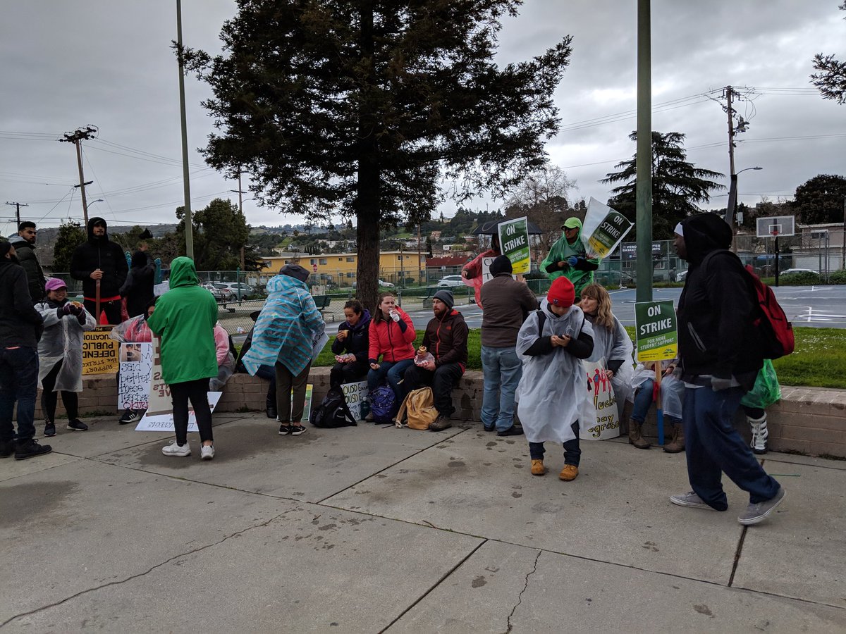 APTPaction's tweet image. #Unite4OaklandKids #OUSDStrike @OaklandEA at Verdese Carter Park rallying soon