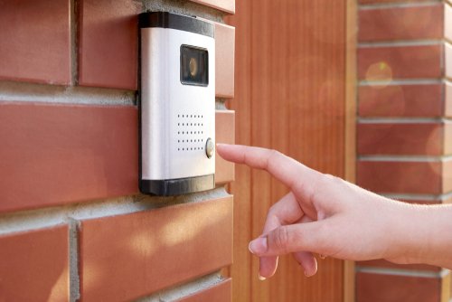 ElexElectrical's tweet photo. For enhanced gate security, have you considered an intercom system? We offer both audio and video intercom setups. Learn more online. https://t.co/6TuCfw0jls https://t.co/u8T78ZKzFA
