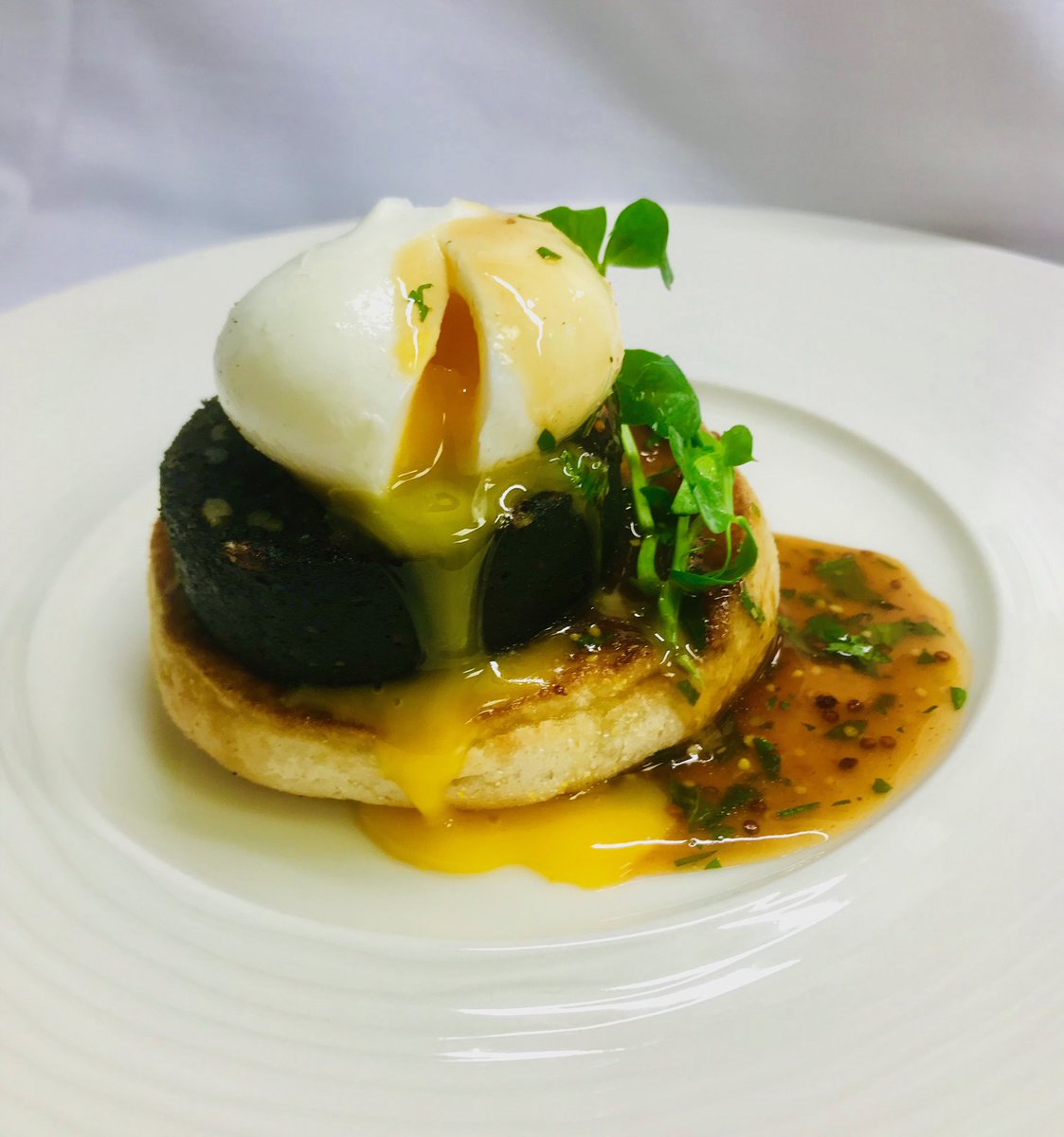 ChefSeansutton's tweet photo. Black Pudding and Poached Egg  ⁦@BrasserieAbode⁩ https://t.co/DqdWTYcTQ6