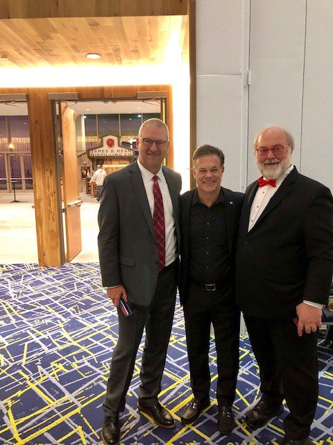 HMBinc's tweet photo. Had an outstanding night at the annual GLI dinner! Fascinating hearing what the predicted jobs & future look like! From the sounds of it, HMB is in the right field! So much surrounding technology! #technology #LifeatHMB #CodeLouisville https://t.co/kUbKtAOM7a