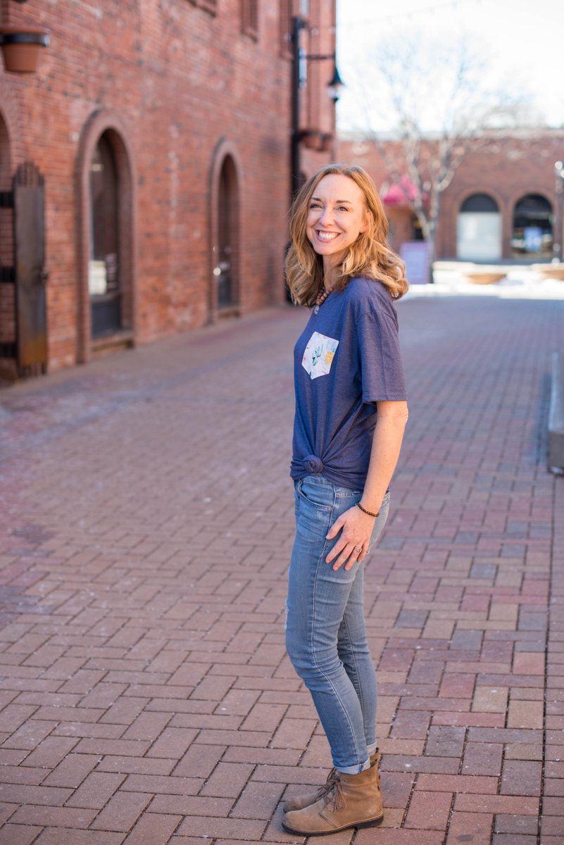 ViBellaJewelry's tweet photo. Get your hands on one of our NEW POCKET TEES!

Connect with an ambassador or visit https://t.co/MFLNZcFLCk to learn more about our March hostess bundles TODAY!

#hostessrewards #openhouse #wearvibella #fashionforgood https://t.co/bWmyFClwHE