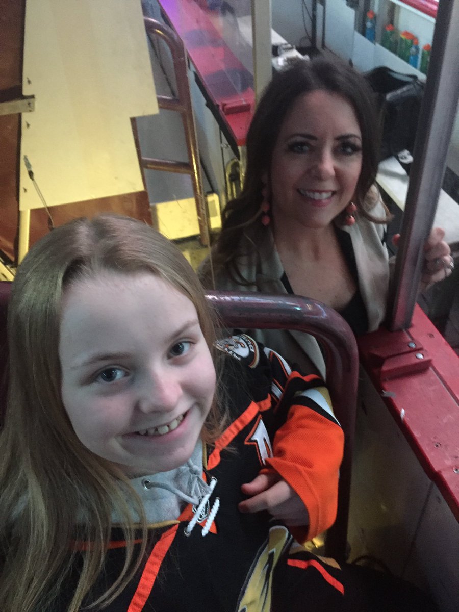 AprilJWhalen's tweet photo. Thanks to @jillpainter from @FoxSportsWest for stopping by to say hello to Mackinley. @AnaheimDucks #ducks #jillforthewin #nhl #bcfan https://t.co/rYVU3XLd2C