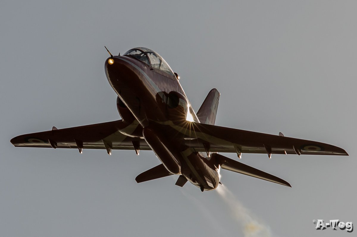 A-Tog (@atogavtog) on Twitter photo the sunlight glistens off the air frame of the <a href="/rafredarrows/">Red Arrows</a> <a href="/BAESystemsAir/">BAE Systems Air</a> hawk flown by @rafred7 the sunlight glistens off the air frame of the <a href="/rafredarrows/">Red Arrows</a> <a href="/BAESystemsAir/">BAE Systems Air</a> hawk flown by @rafred7