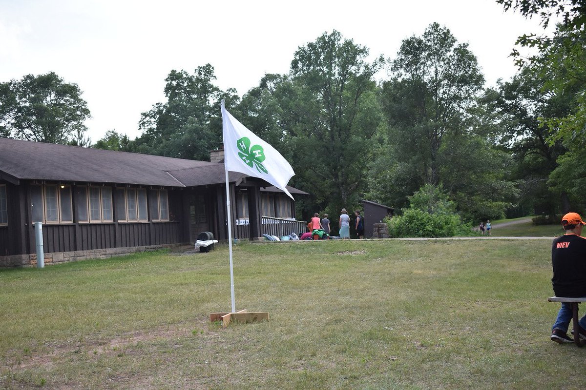 MN4HGIVE's tweet photo. The @TractorSupply Paper Clover Campaign is still happening! Buy a paper clover at a Tractor Supply store to support 4-H camp and leadership experiences. Find your closest store here: https://t.co/Kae07YNeUB
(Thanks to Isanti County 4-H for the camp photo!) https://t.co/ALxTaWYrAV