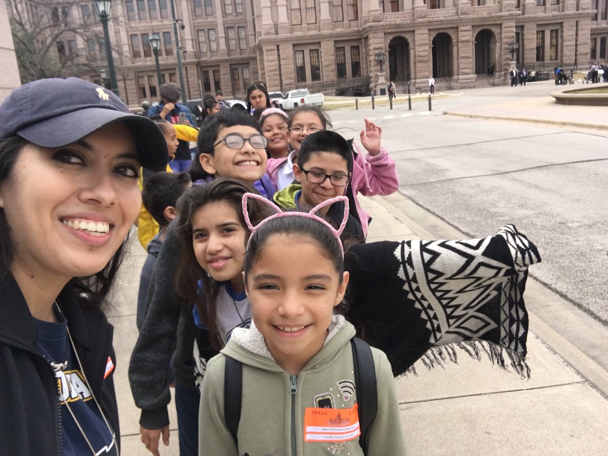 MsRodriguezSATX's tweet photo. Our fourth graders loved having the opportunity to visit the capital today in Austin, TX! 🤘🏽 https://t.co/udmfjKYA7i