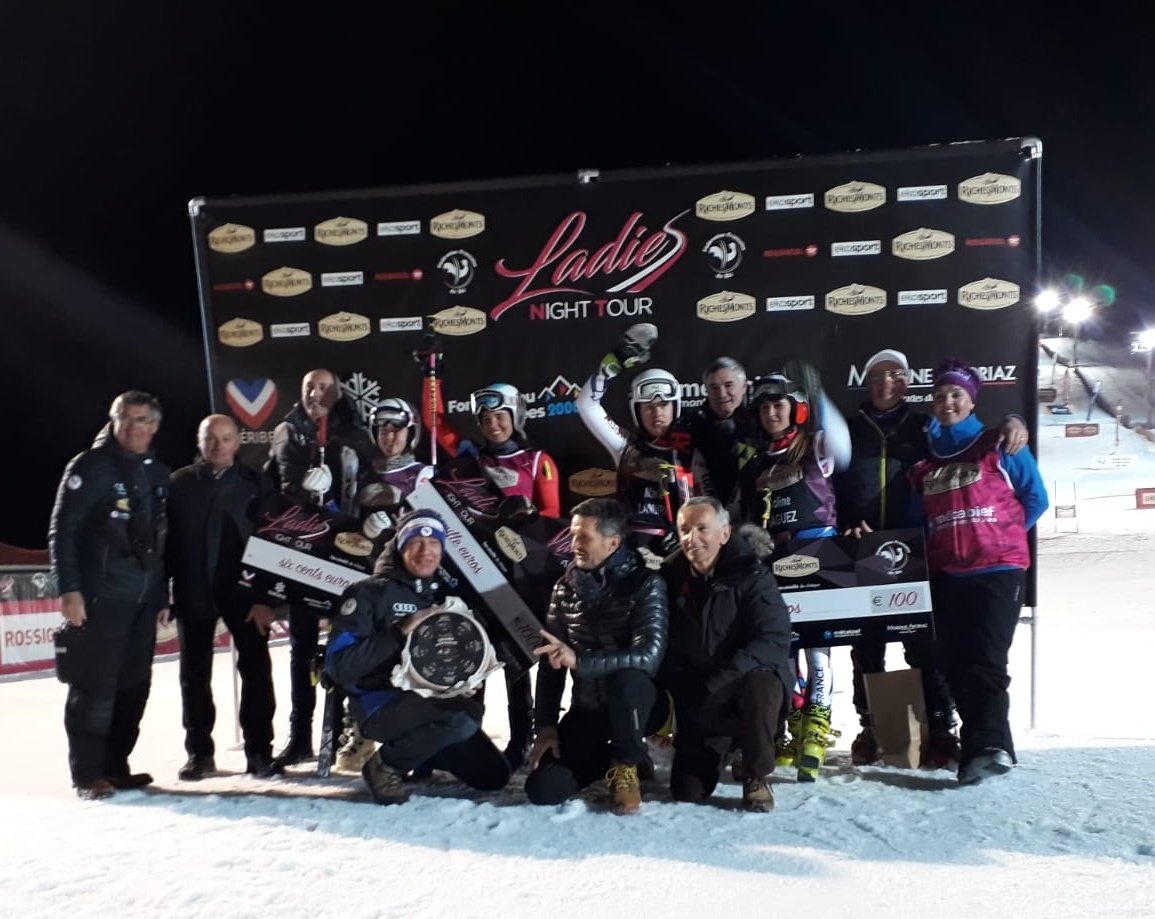 👏 Deuxième victoire de <a href="/VanreuselKim/">∞KIM∞</a> sur le #LadiesNightTour 2019 à @skimetabief !

La suivent sur le podium :
Alizée Dahon 2e, Marie Lamure 3e et Coline Saguez 4e 👏

Bravo les filles !

Rendez-vous le 5 mars à <a href="/Morzine/">Morzine</a> pour la finale.