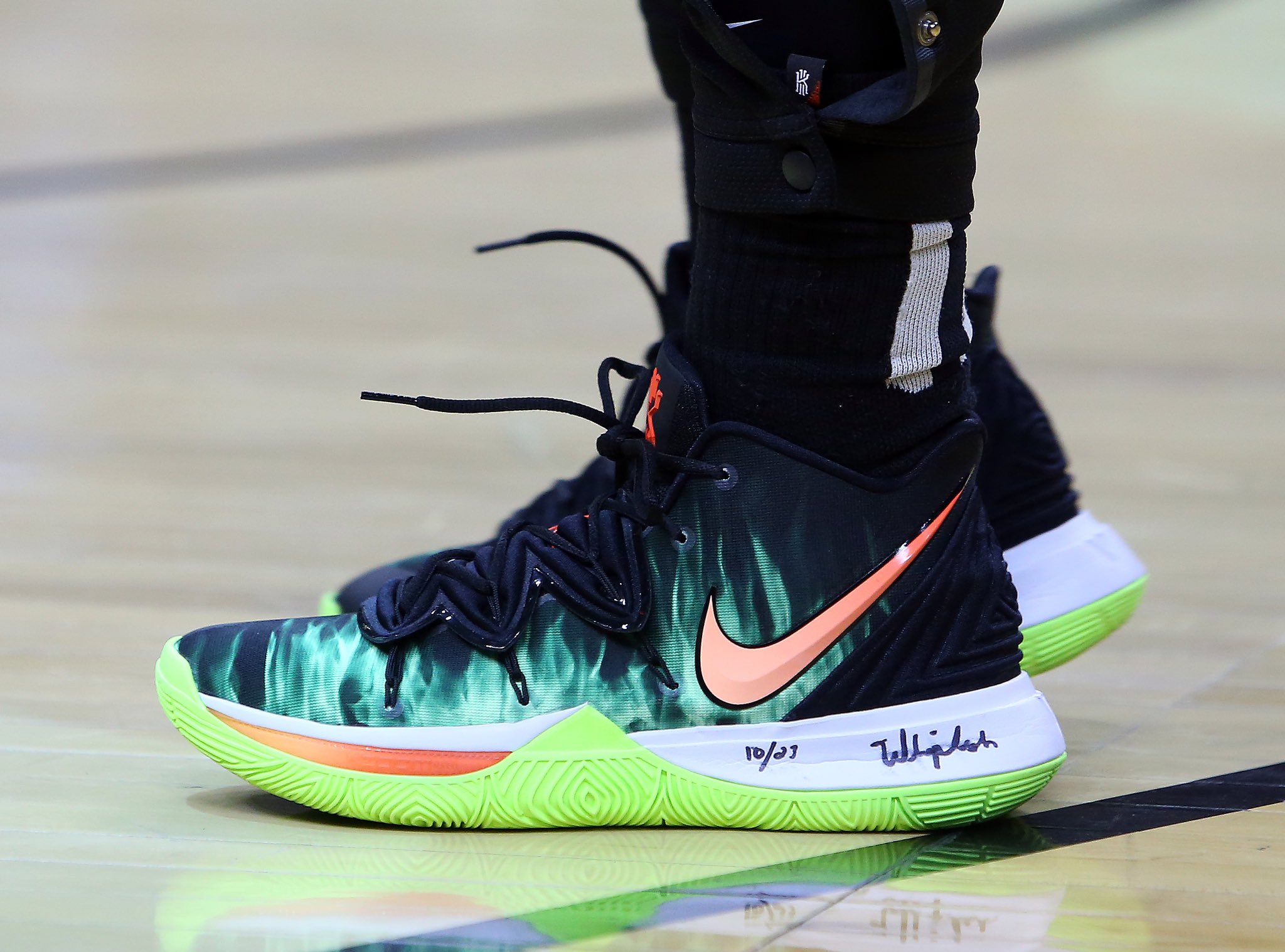 kyrie 5 paranorman