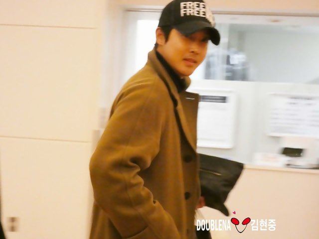 hj6_6's tweet photo. 2019.02.26 Haneda kimhyunjoong https://t.co/wLtlxK5J1m