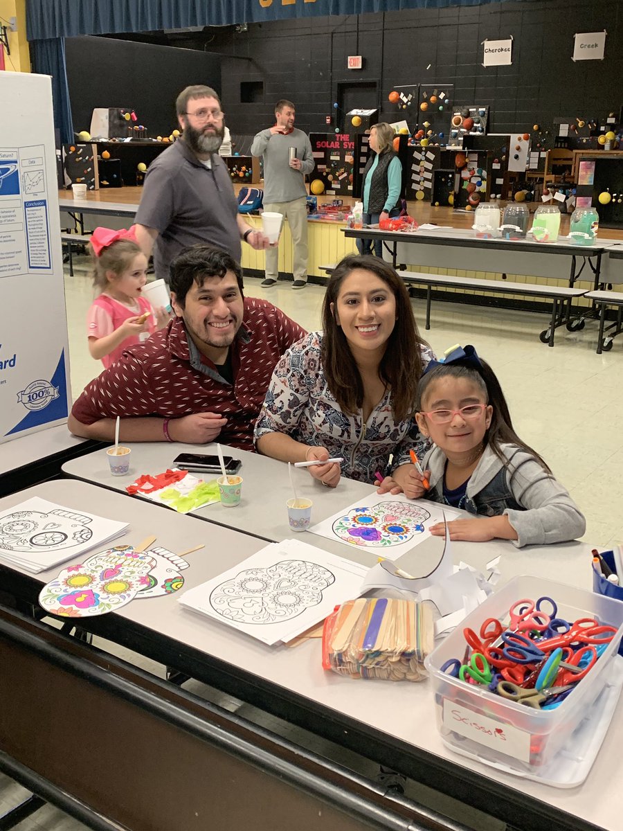 MurrayESOL's tweet photo. Celebrating Multicultural Night at CES w/ present and former ESOL students. #chatsworthchiefs @mcsgeorgia https://t.co/HhXilDYFxH