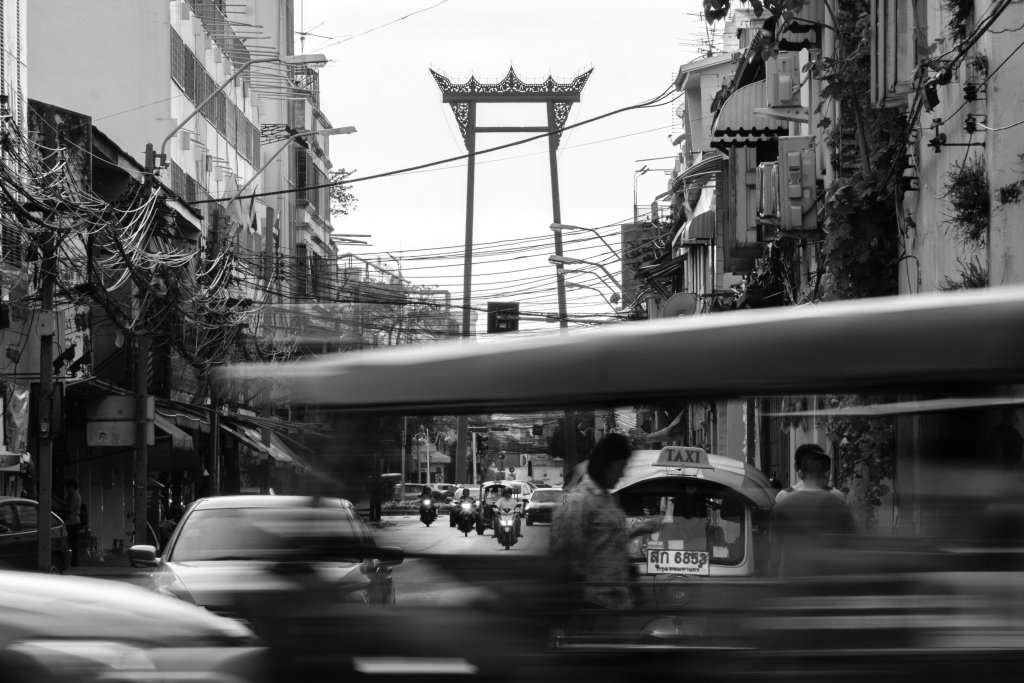 twitbuTTer33's tweet photo. Bangkok: Giant Swing https://t.co/kjdYN9HrUw https://t.co/2ol81qNMOW