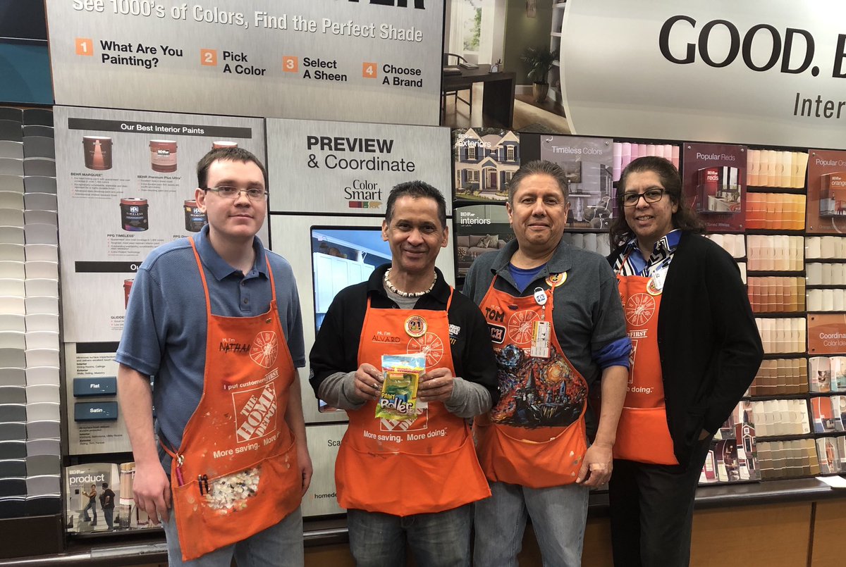 Continuing Paint associate appreciation month with Thank you cards and fun paint roller and tray candy!
My paint team is truly the BEST!@HomeDepot6650 @DesireThorpe @LauraBarnesHD @Allen83hd @