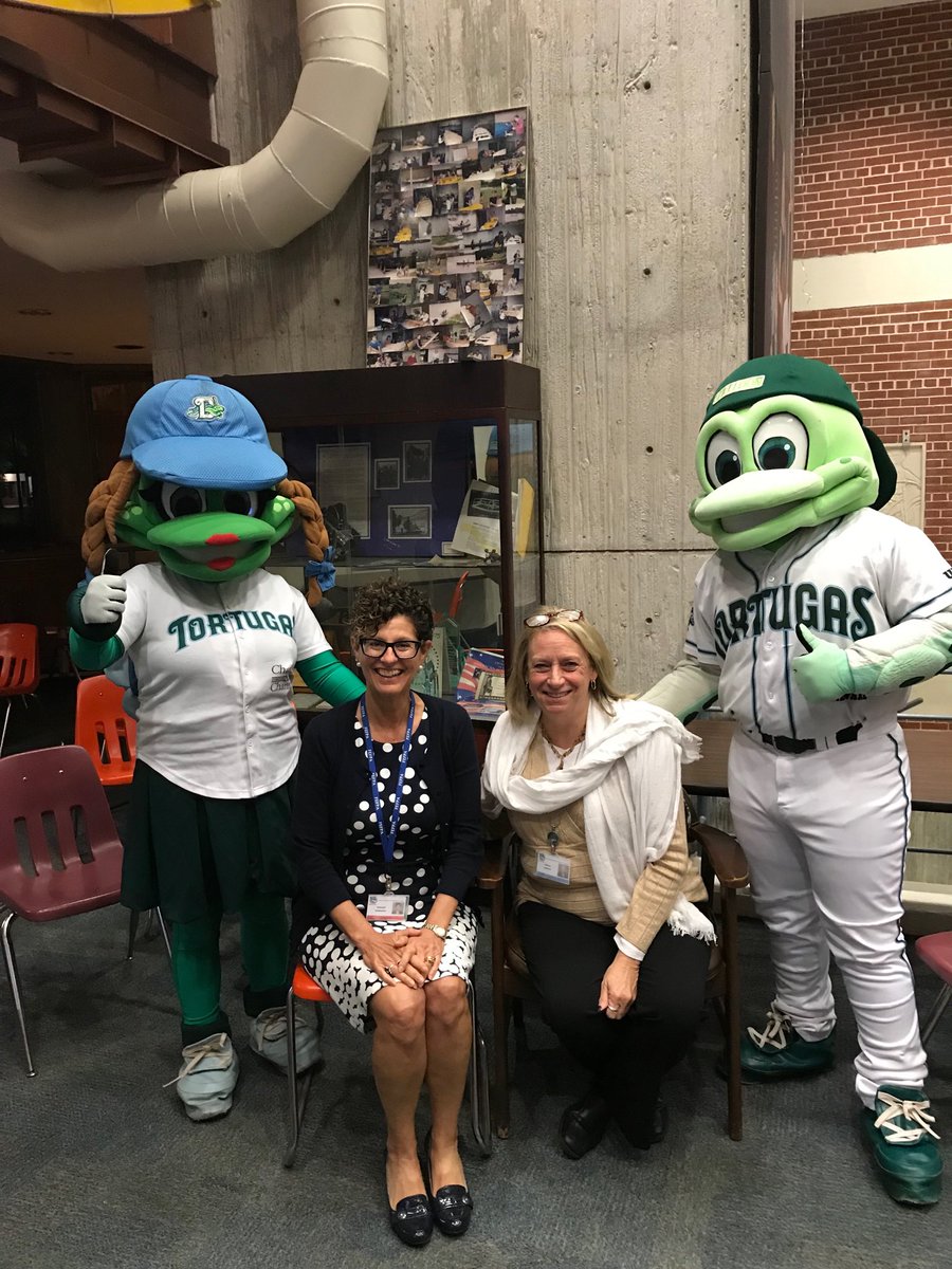 Partnership through reading ⁦<a href="/daytonatortugas/">Daytona Tortugas</a>⁩ #Teamvolusia #vcsb