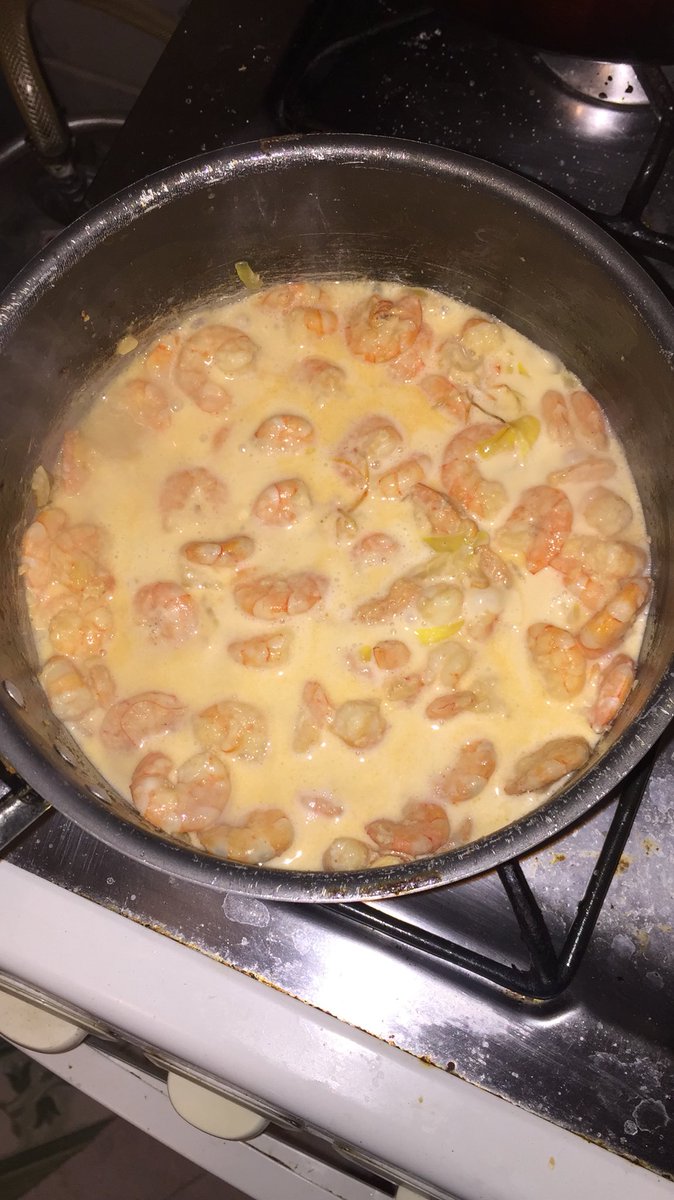 douglas96311697's tweet photo. Papai manda na cozinha 🙈🍤❤️🦐😍😊🤫 https://t.co/cBHWFgVsqi