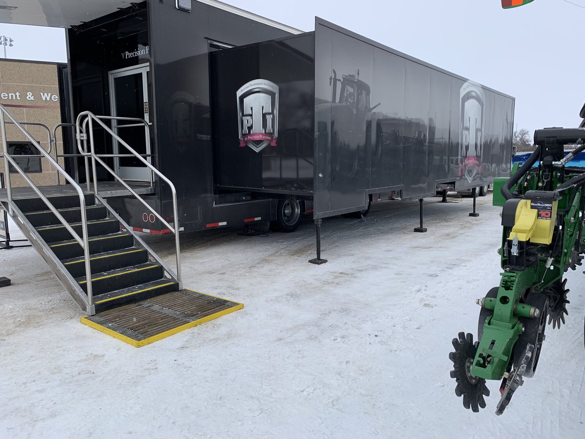 All set up in De Smet for #PTI there’s still time to register for tomorrow’s sessions! #plant19 <a href="/RowTech360/">Todd Snedeker</a> @precision_plant  @PrecisionPTI