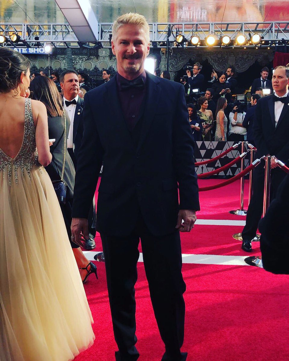 jgriffith615's tweet photo. Had an incredible time at #TheOscars thx to an ol friend #Oscars2019 #AwardsNight #LosAngeles #StarsOut #GaGaAndBrad #Shallow https://t.co/Vk3q9D6qRQ