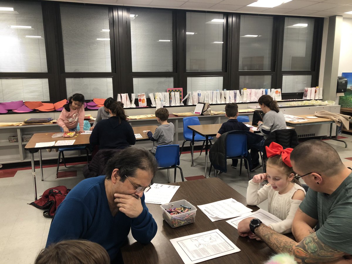 MissQuaglia's tweet image. Start of Family Workshops! First and second graders had fun rotating through some fun February centers ✖️➗➖➕ #familymath #HazletProud #futurereadynj